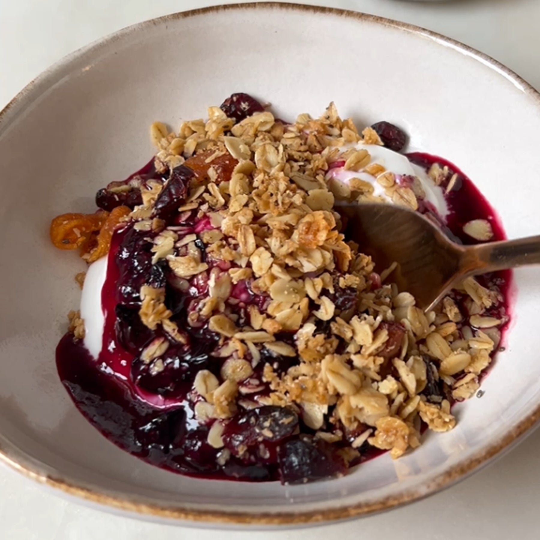 Homemade Apricot, Coconut &amp; Maple Granola
 &ndash; Hilltop Honey