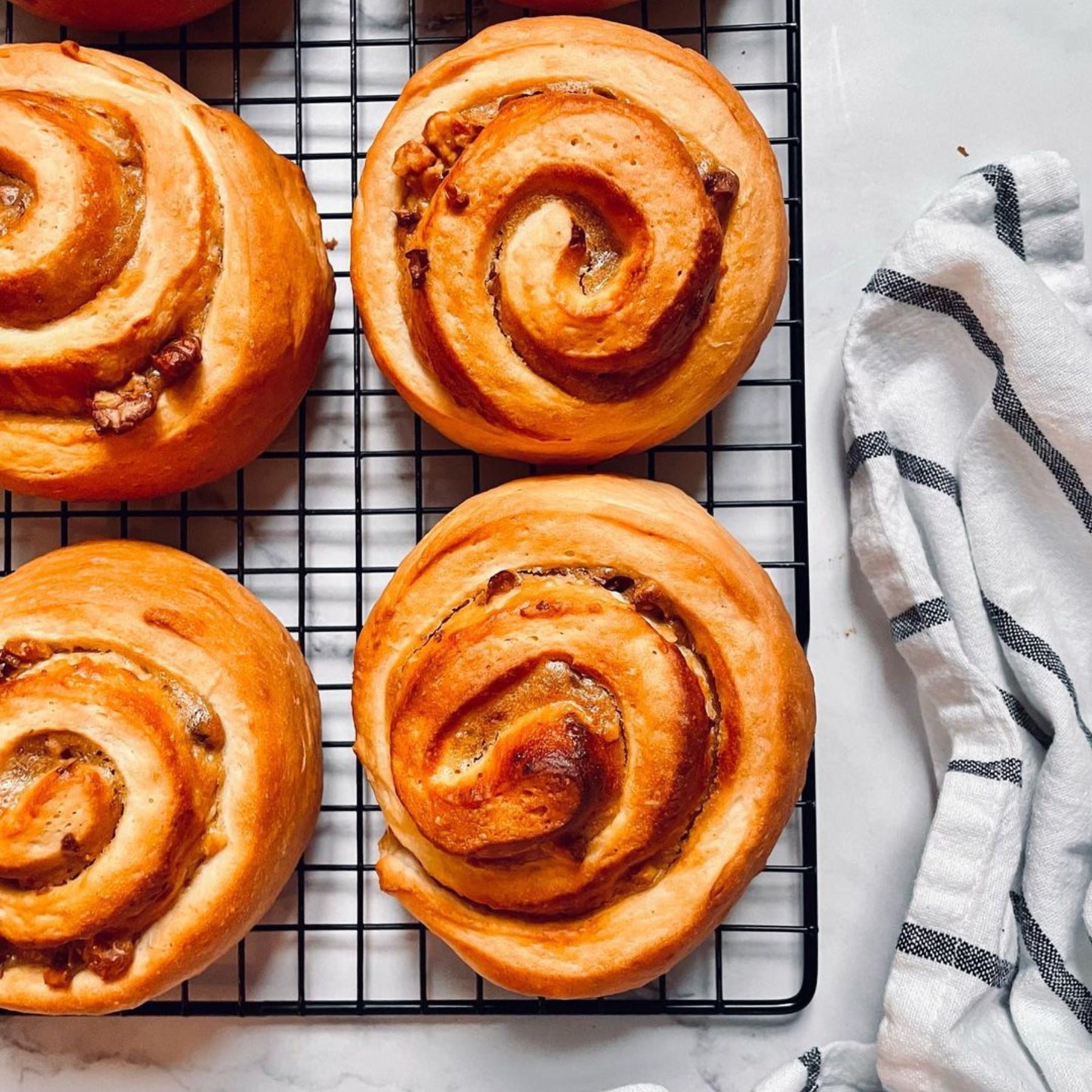 Hilltop-Walnut-Rolls